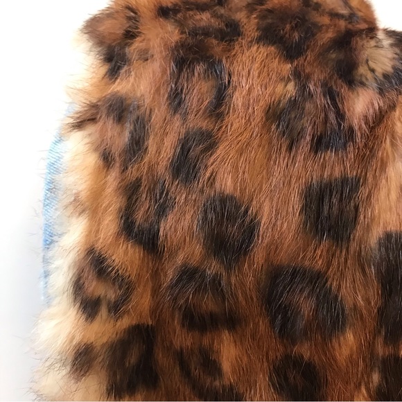 Authentic wild fur bag with chic denim and red leather circle handle - Picture 3 of 7